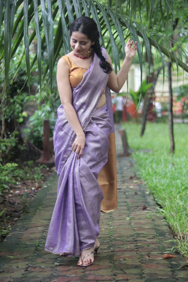 The Queen's Necklace (SAREE)